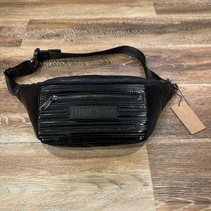 *NWT Steve Madden Black Sling